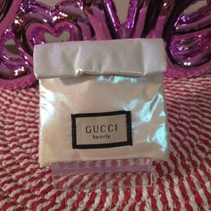 NEW Gucci Beauty Heart Shape Mirror